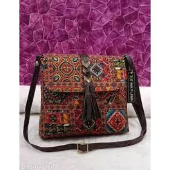 alluriing bag02-4172367-20667.webp
